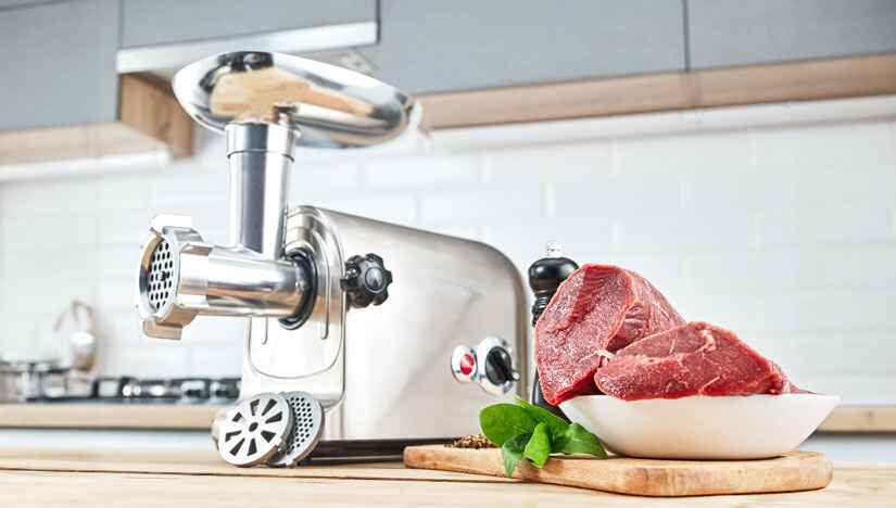 Tritacarne Professionale Antiaderente Con 5 Lame - Schiacciapatate E Hamburger In Plastica, Ergonomico, Lavabile In Lavastoviglie, Dimensioni 25x8x8 Cm