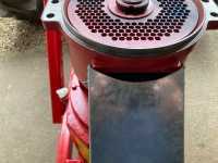 Presse à pellets GeoTech TWPM200 pour tracteur - fabrication de pellets  pour le chauffage