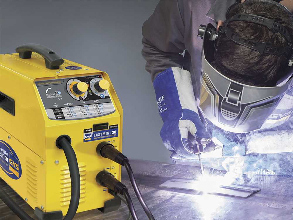 GYS Saldatrice Inverter MMA Gysmi 130P 130A Con Valigetta - 029972 - Per Elettrodi Rutilici, Basici, Inox, Ghisa - Leggera E Compatta