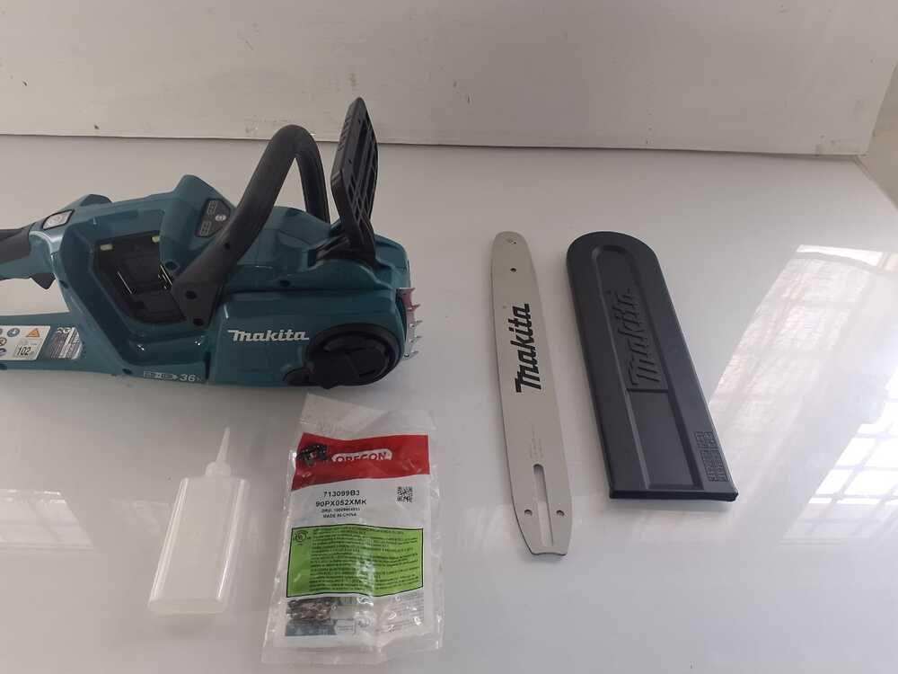 Makita DUC256CZ - Elettrosega a batteria 36V barra da 250 MM carving Makita DUC256CZ - Elettrosega a batteria 36V barra da 250 MM carving