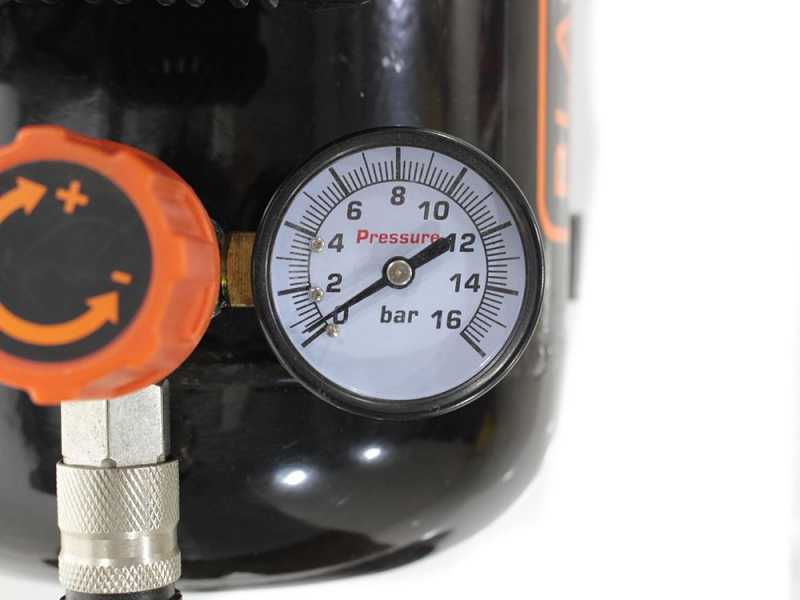 Black &amp; Decker BD195 12 NK - Compressore aria elettrico portatile monofase, oil-less - Motore 1.5 HP - 12 lt 