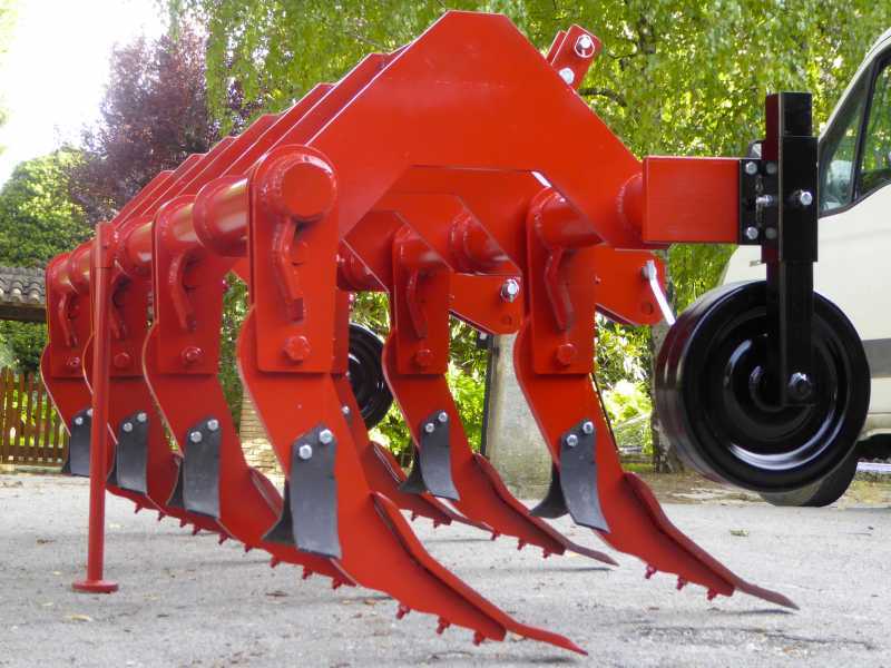 Ripuntatore agricolo serie pesante 270 - 7 ancore - Ruote in acciaio
