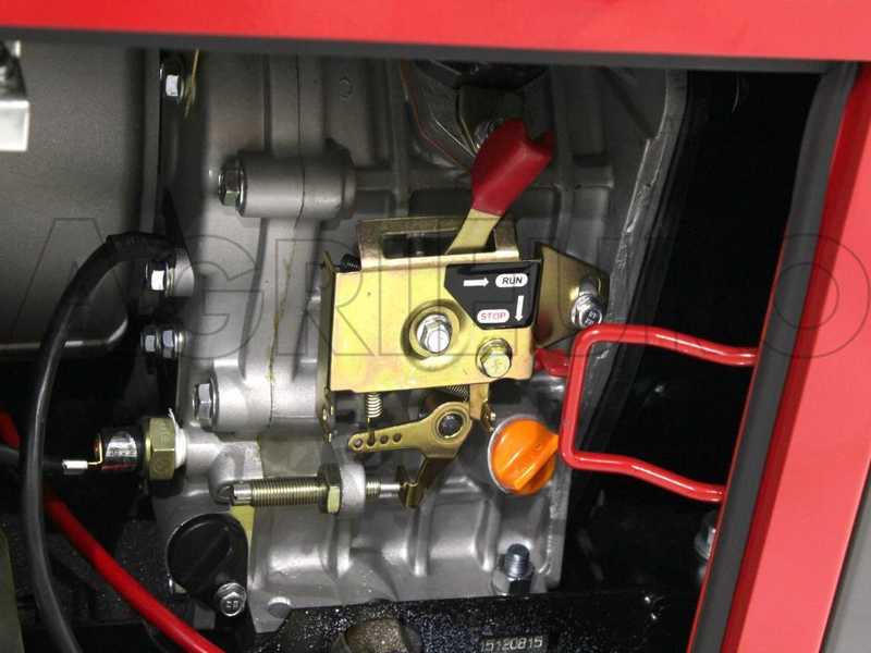GeoTech-Pro DGP8500SE-3 - Generatore di corrente diesel silenziato carrellato con AVR 6.0 kW - Continua 5.5 kw Full-Power + ATS Trifase