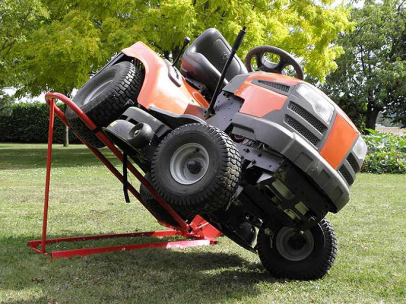 Sollevatore idraulico per trattorini da giardinaggio e rasaerba - elevatore max 300 Kg