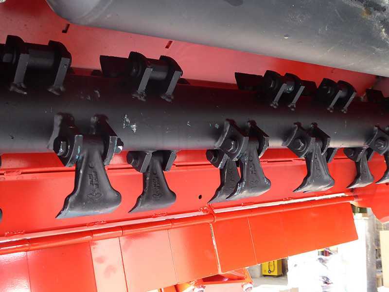 Trincia argini laterale per trattore Fu Special 112 M - Serie medio-leggera