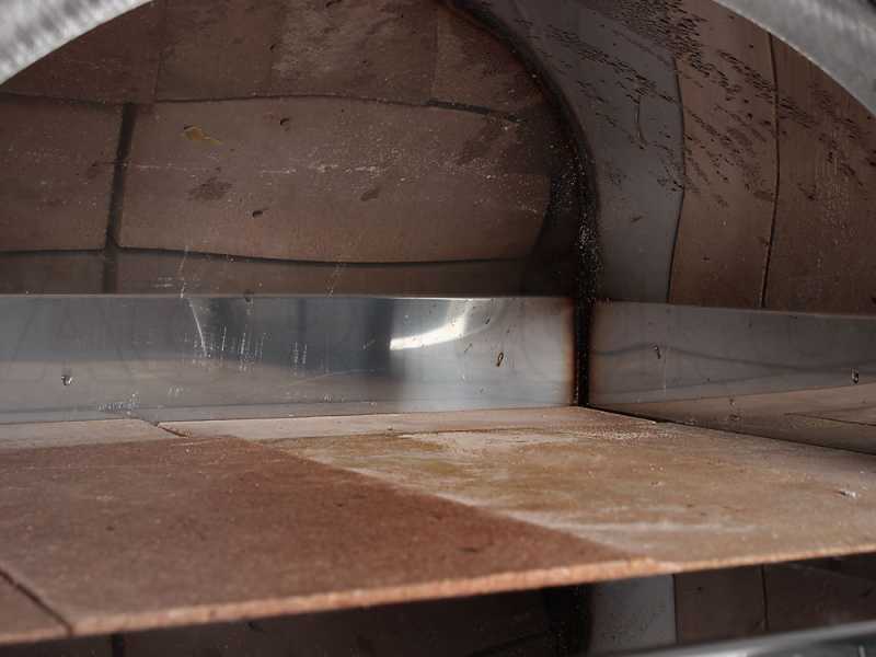 Forno a legna per pizza da esterno AgriEuro Mini Cibus 60x40 - capacit&agrave; di cottura 1 pizza