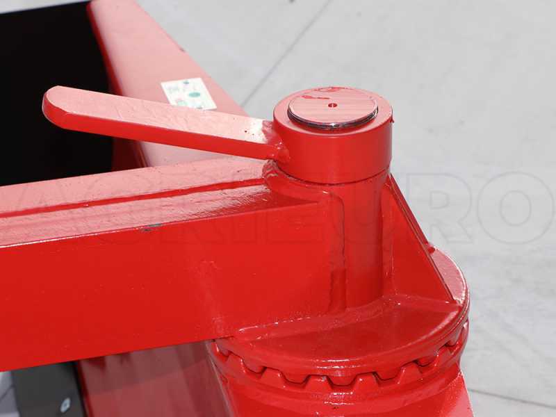 Lama livellatrice per trattore LLP220 - Serie Pesante - Ralla e pala rotanti