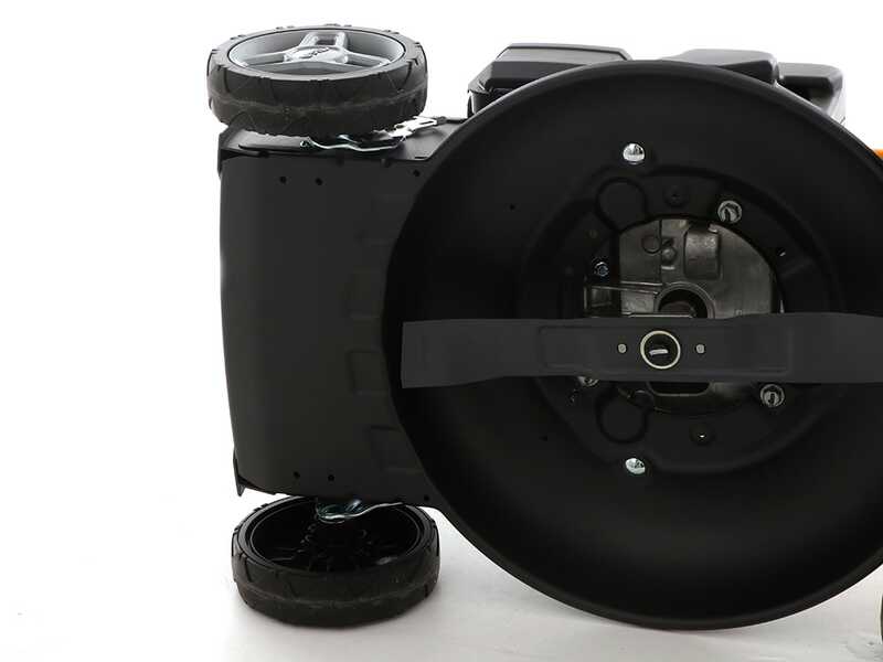 Rasaerba mulching Stiga Multiclip 47 a spinta - Con motore a scoppio 123 cc OHV