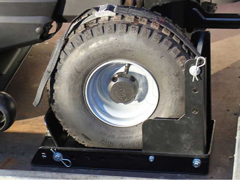 Blocco ruota regolabile - diametro ruota fino a 460 mm - per tutti i trattorini rasaerba