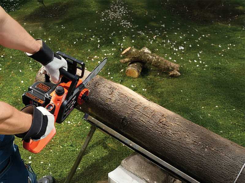Black &amp; Decker GKC1825L20-QW - Elettrosega batteria litio 18V 2Ah