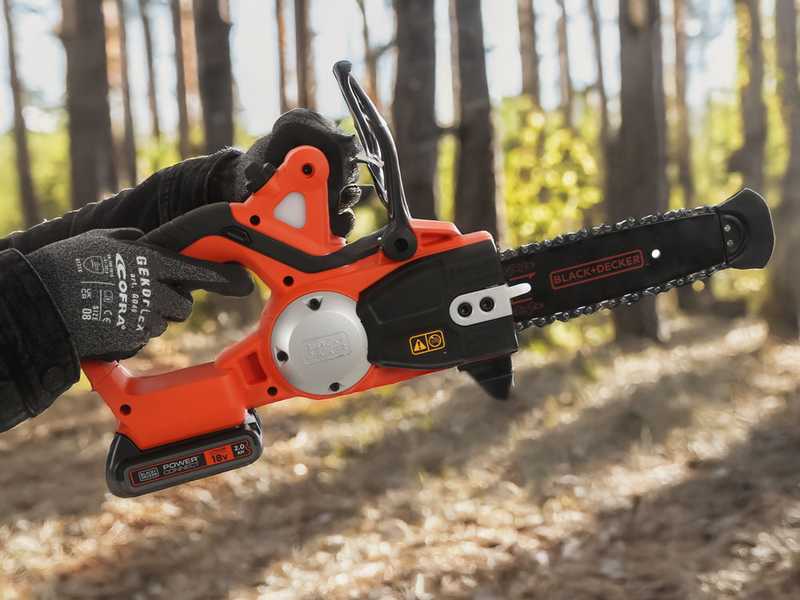 Black &amp; Decker GKC1820L20-QW - Elettrosega - Batteria a litio 18V 2Ah - Lama da 35cm