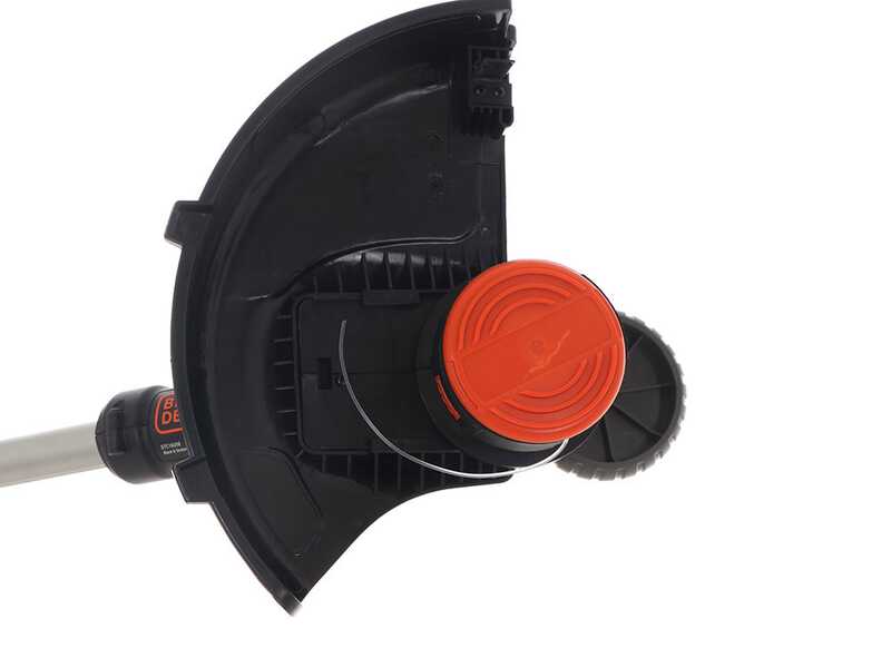 Black &amp; Decker STC1840EPC-QW - Tagliabordi a batteria 18V 4Ah + in omaggio batteria 18V 2Ah