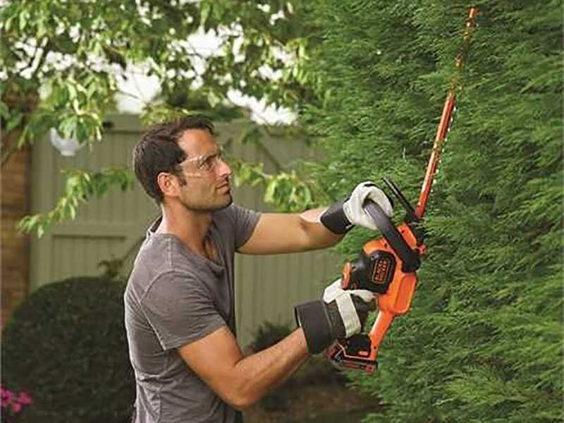 Black &amp; Decker GTC18502PC-QW - Tagliasiepi a batteria 18V 2Ah + in omaggio batteria 18V 2Ah - Lama da 50 cm