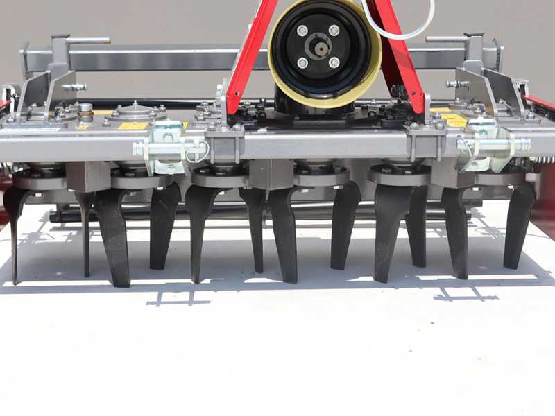 Erpice rotante RF130 - Larghezza di lavoro 130 cm - 12 lame - Serie leggera con rullo a gabbia