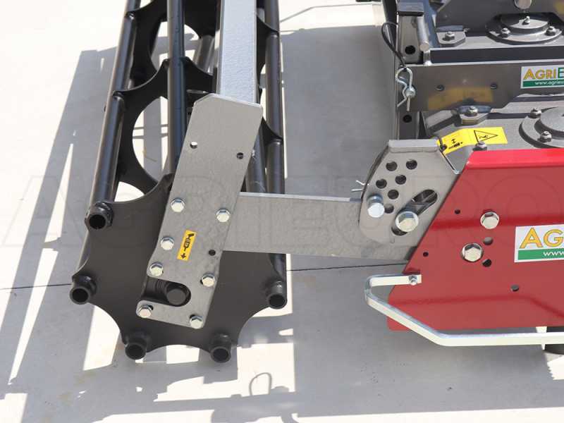 Erpice rotante RF150 - Larghezza di lavoro 150 cm - 14 lame - Serie leggera con rullo a gabbia