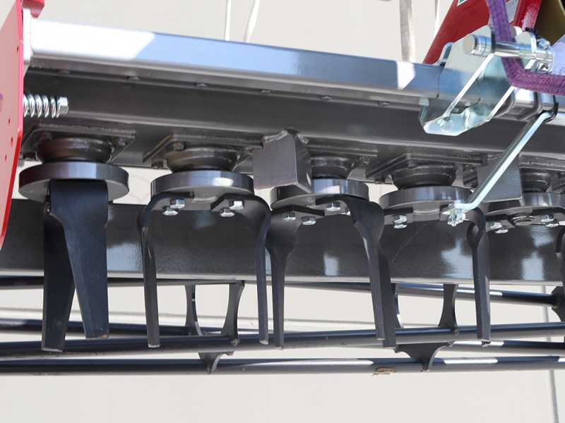 Erpice rotante RF170 - Larghezza di lavoro 170 cm - 16 lame - Serie leggera con rullo a gabbia