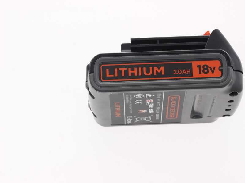 Tagliasiepi su asta di prolunga e a mano Black &amp; decker BCASK81D-QW a batteria 2 in 1 - lama da 45 cm