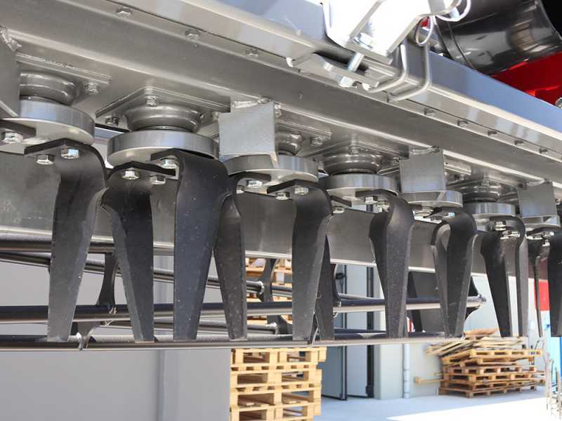 Erpice rotante RH210 - Larghezza di lavoro 210 cm - 20 lame Serie media con rullo a gabbia