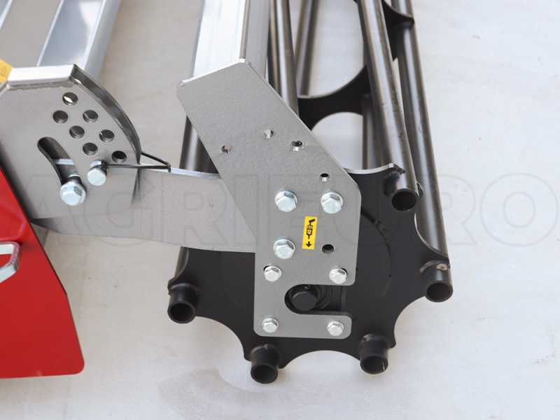 Erpice rotante RM225 - Larghezza di lavoro 225 cm - 20 lame - Serie pesante con rullo a gabbia
