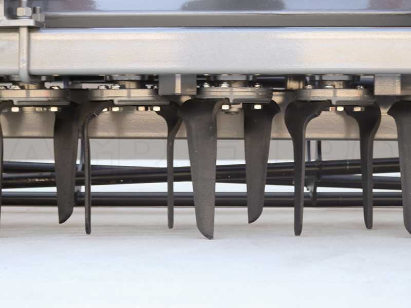 Erpice rotante RM225 - Larghezza di lavoro 225 cm - 20 lame - Serie pesante con rullo a gabbia