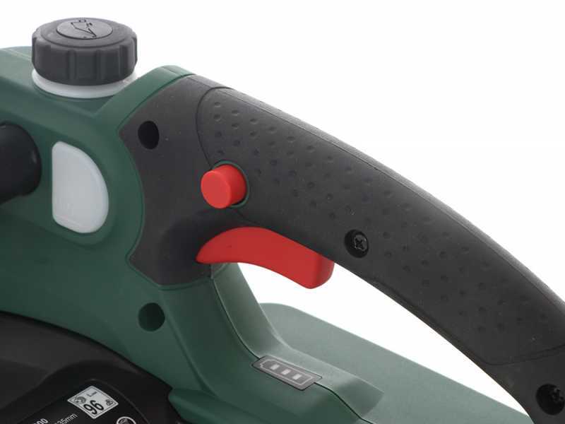 Elettrosega a batteria BOSCH UniversalChain 18 - batteria da 2.5Ah 18V - Ultraleggera