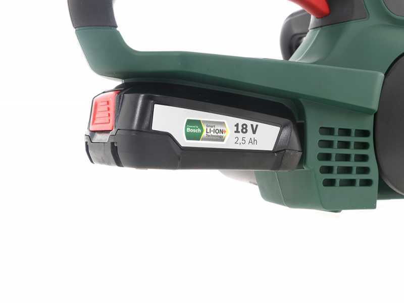 Elettrosega a batteria BOSCH UniversalChain 18 - batteria da 2.5Ah 18V - Ultraleggera