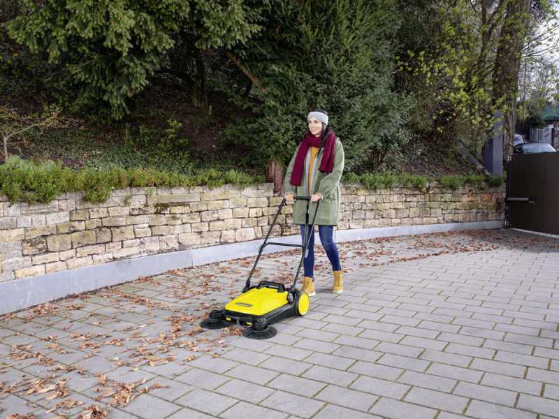 K&auml;rcher S 4 Twin - Spazzatrice manuale a spinta con cesto di raccolta