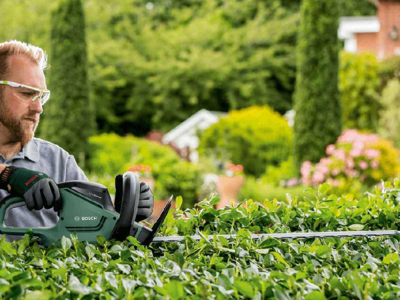 Bosch Universal Hedgecut 50 - Tagliasiepi elettrico con lama da 50 cm - 480W
