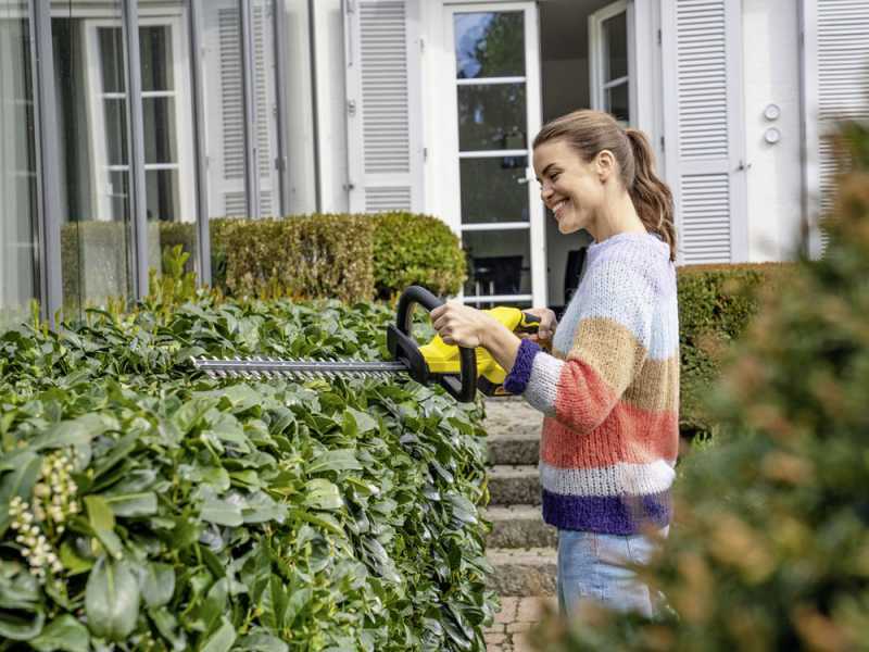 Karcher HGE 18-45 - Tagliasiepi a batteria con lama da 45 cm - SENZA BATTERIE E CARICABATTERIE
