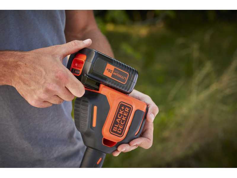 BLACK&amp;DECKER BCSTE636L1-QW - Tagliabordi a batteria - 36V 2.5Ah