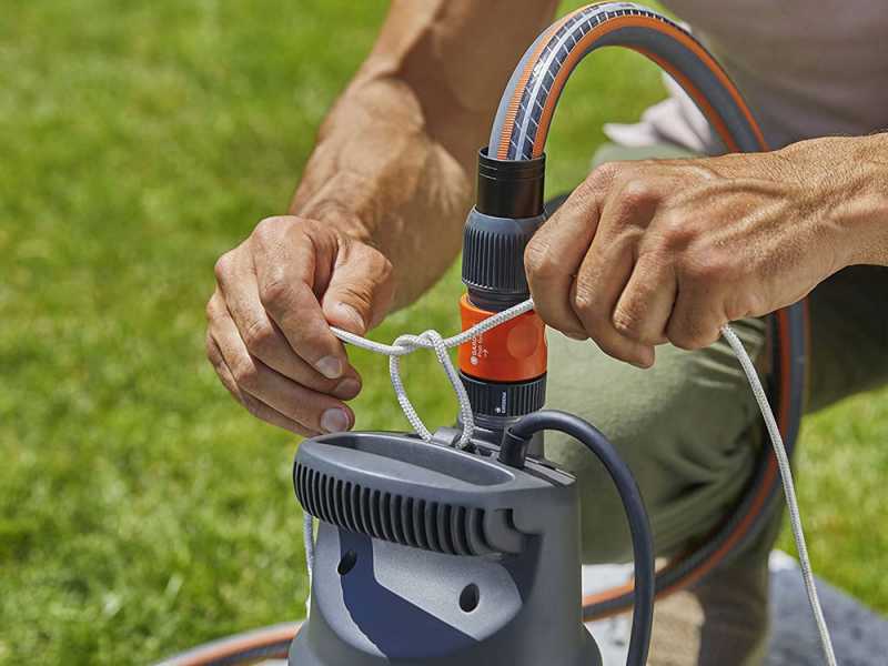 Gardena 5900/4 Inox Automatic - Pompa sommersa di profondit&agrave; - per acque chiare - 900W