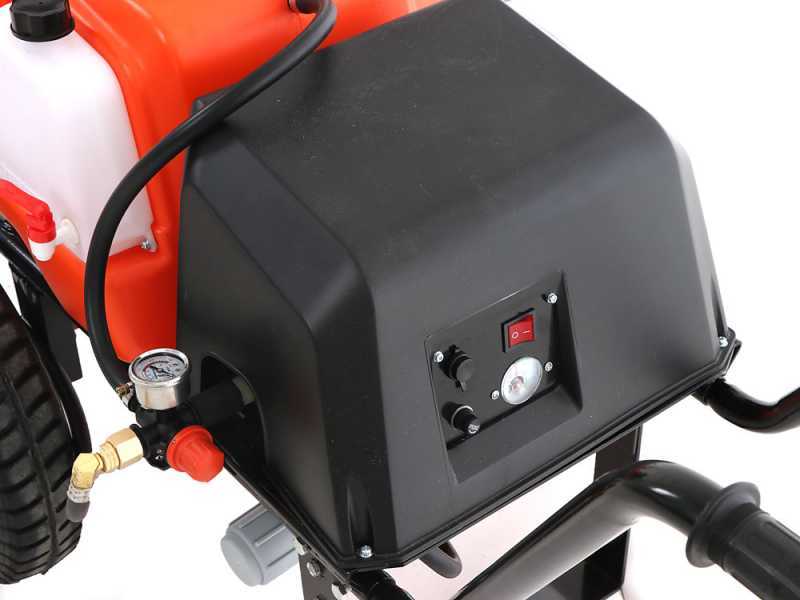Pompa irroratrice a batteria Stocker 12V da 80 l art. 303 - Pompa irroratrice elettrica carrellata con barra d'irrigazione e gancio traino