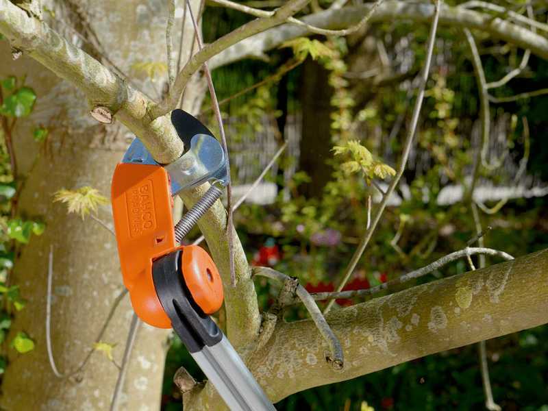 Bahco ATP 230-410 - Svettatoio da potatura professionale - asta telescopica 230-410 cm - &Oslash; 32 mm - svettatoio