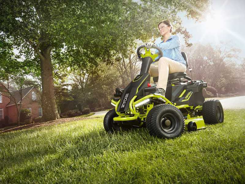 Ryobi RM480E - Trattorino rasaerba a batteria - taglio mulching - scarico laterale - 4x12V a piombo liquido