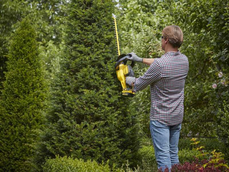 Stanley FATMAX V20 - Tagliasiepi elettrico a batteria 18V/4Ah - Lama da 55 cm 