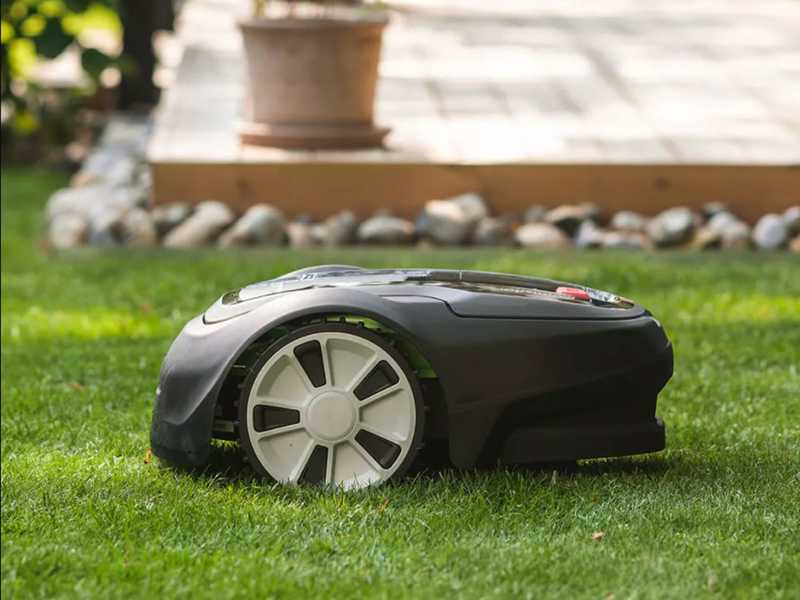 Greenworks OPTIMOW 5 - Robot rasaerba - Con cavo perimetrale