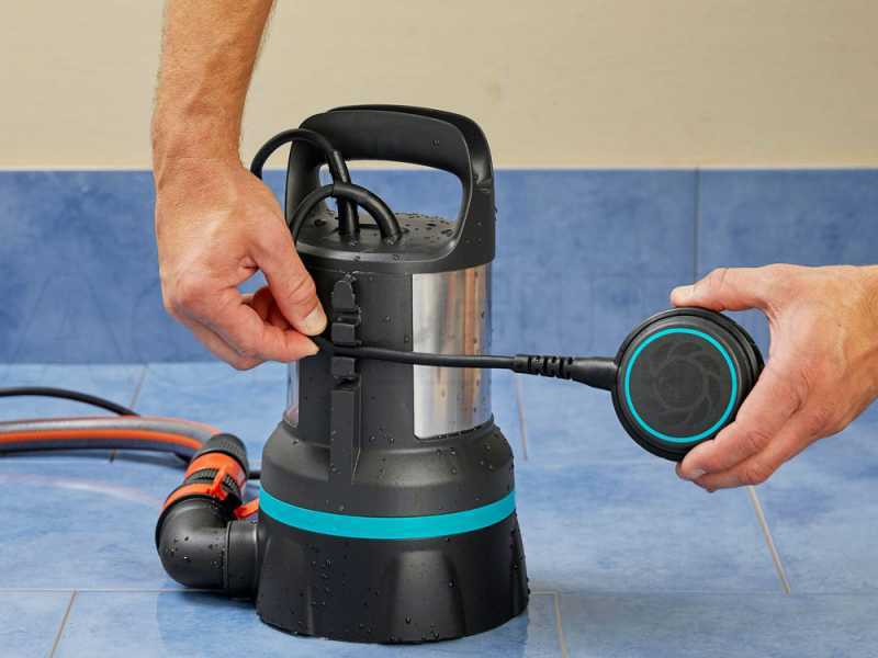 Gardena 11000 - Pompa sommersa per acque chiare