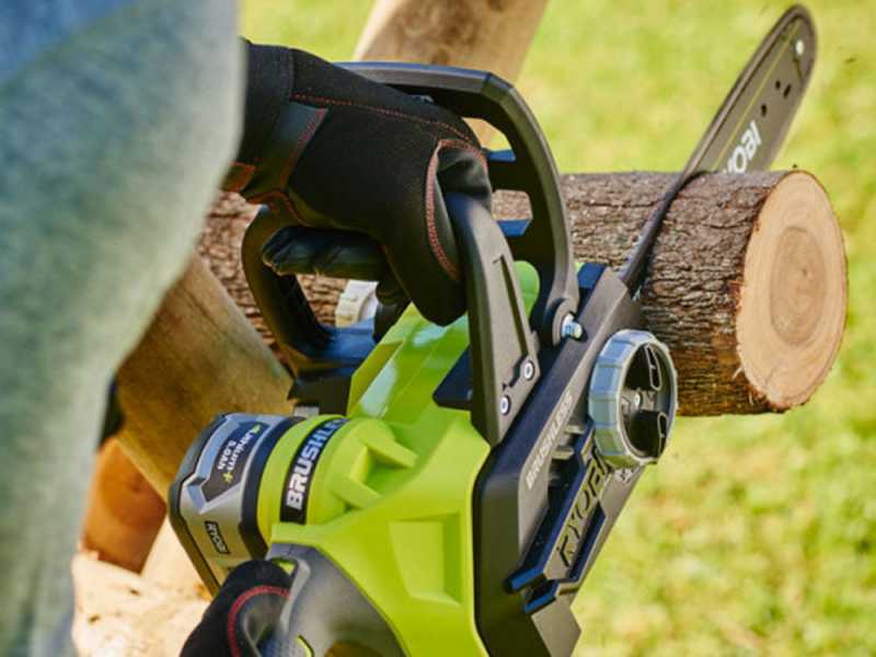 Ryobi RCS18X30-50F - Elettrosega a batteria 18V 5Ah - Lama da 30cm