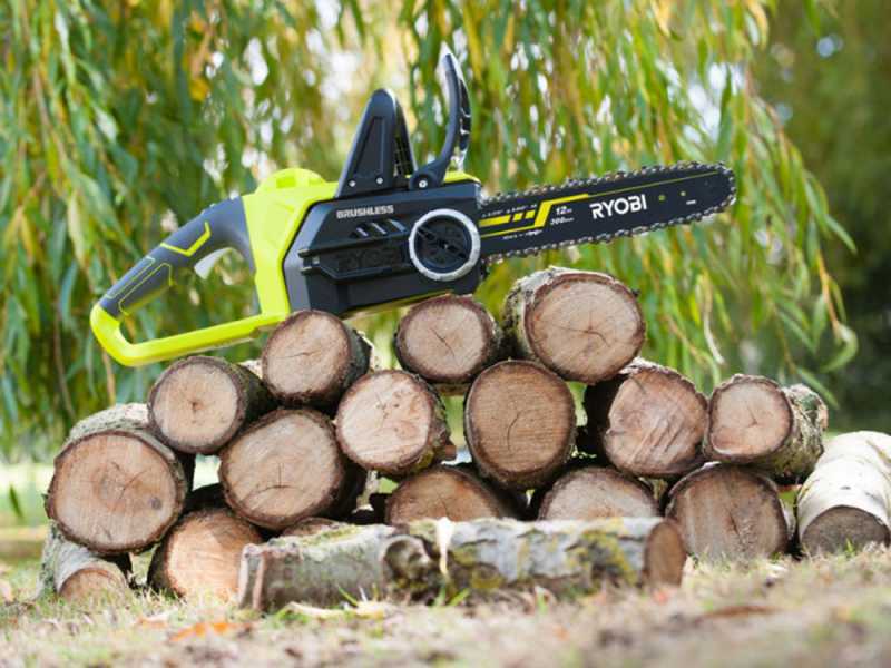Ryobi BRUSHLESS OCS1830 - Elettrosega a batteria 18V - Lama da 30cm - SENZA BATTERIA E CARICABATTERIA