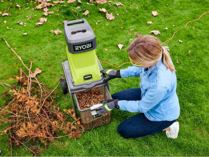 Ryobi RSH2545B - Biotrituratore elettrico - Cesto da 40L - Diametro di taglio da 45 mm - 2500 W