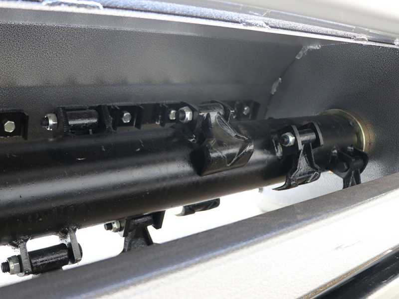 BlackStone BVL 145 L - Trincia argini laterale per trattore - Serie leggera