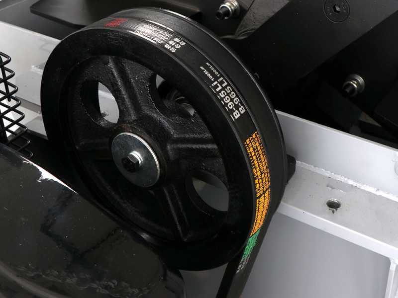 BullMach ZEUS 200 BH-LE - Biotrituratore a scoppio trainabile - Loncin 420cc con avviamento elettrico
