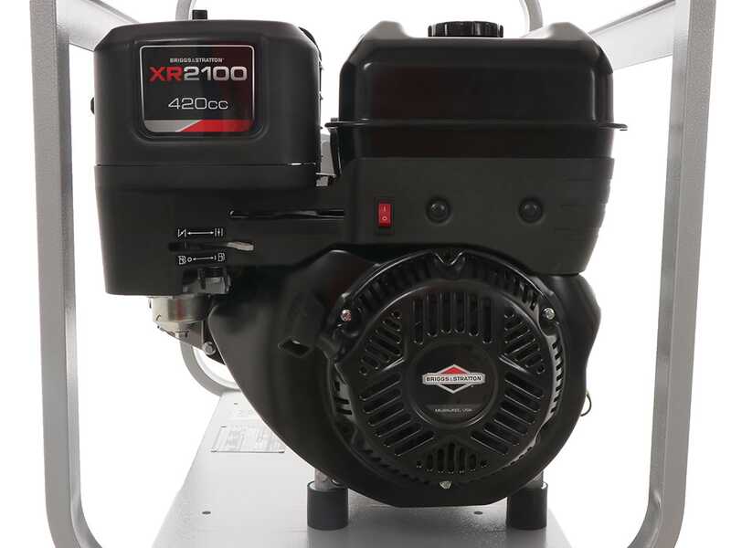 MOSA GE 7000 BBM AVR - Generatore di corrente a benzina con AVR 6 kW - Continua 5 kW Monofase - Motore B&amp;S XR2100