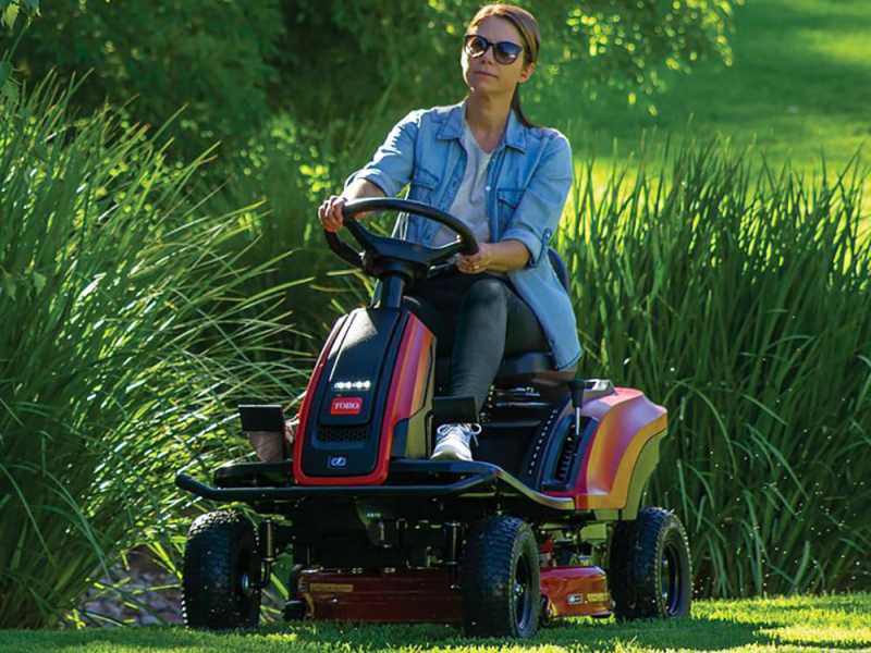 Toro ES3000SD - Trattorino taglierba a batteria e-rider 72V/24Ah - Taglio da 76cm