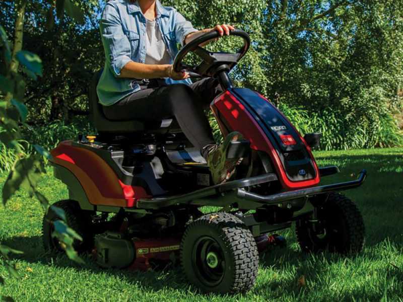 Toro ES3000SD - Trattorino taglierba a batteria e-rider 72V/24Ah - Taglio da 76cm