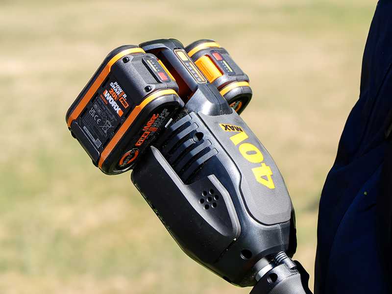 Worx NITRO WG186E - Decespugliatore multifunzione a batteria - 2x20V/4Ah