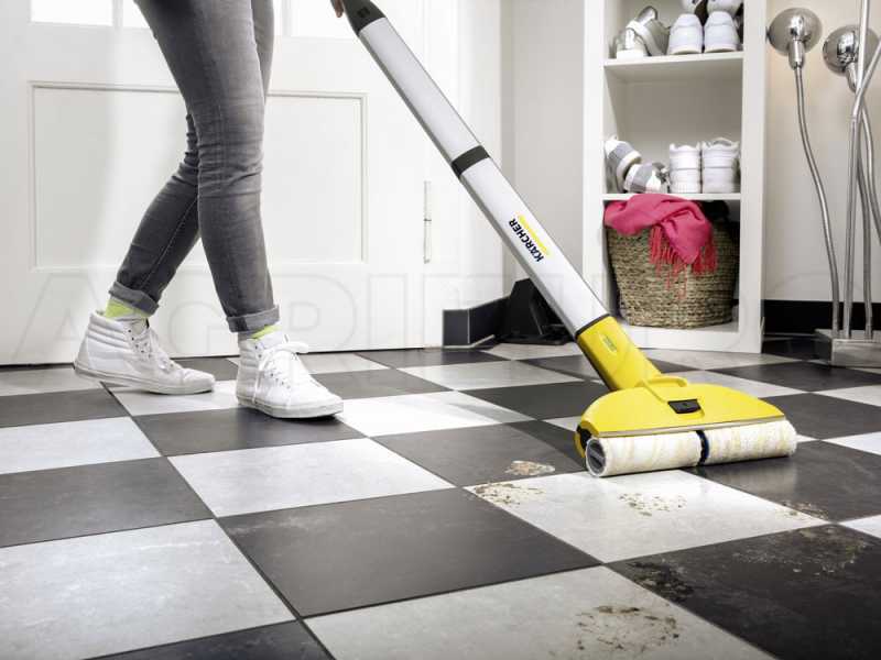 Karcher EWM 2 - Lavapavimenti a batteria senza fili 3 in 1: lava, asciuga, aspira