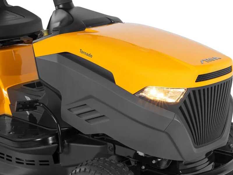 Stiga Tornado 398 - Trattorino tosaerba con scarico laterale e mulching