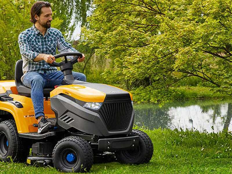 Stiga e-Ride S300 - Trattorino tagliaerba a batteria - Motore elettrico a batteria 48V/30Ah - taglio Mulching