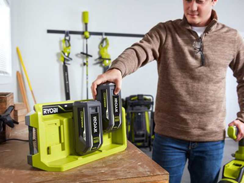 Ryobi RY36C3PA - Caricabatterie a 3 porte - 36V